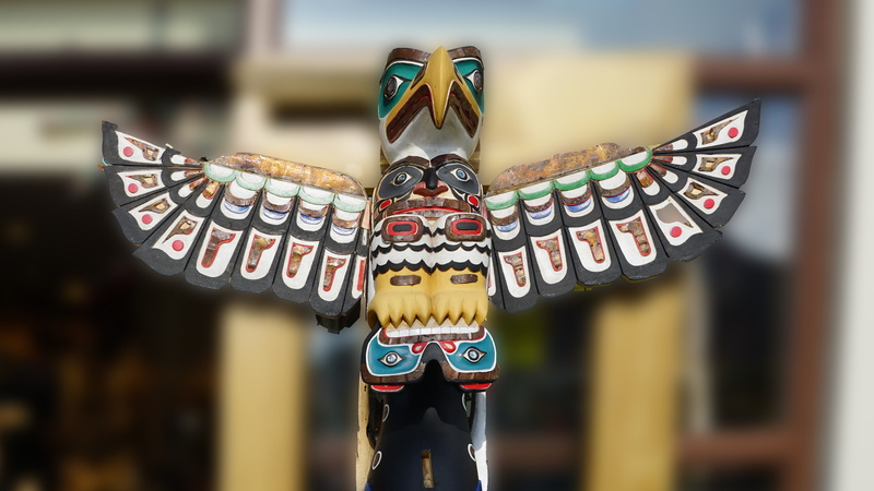 outdoors, multicolored, creativity, male likeness, selective, sculpture, eagle, human representation, indigenous Culture, celebration, tribal, totem pole