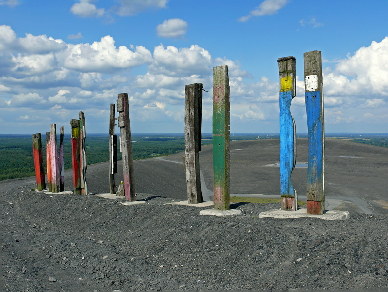 cloud - sky, in a row, Halde, tranquil scene, beach, germany, land, tranquility, 2K, post, wood - material, Bottrop Germany, totems, non-urban scene, dump
