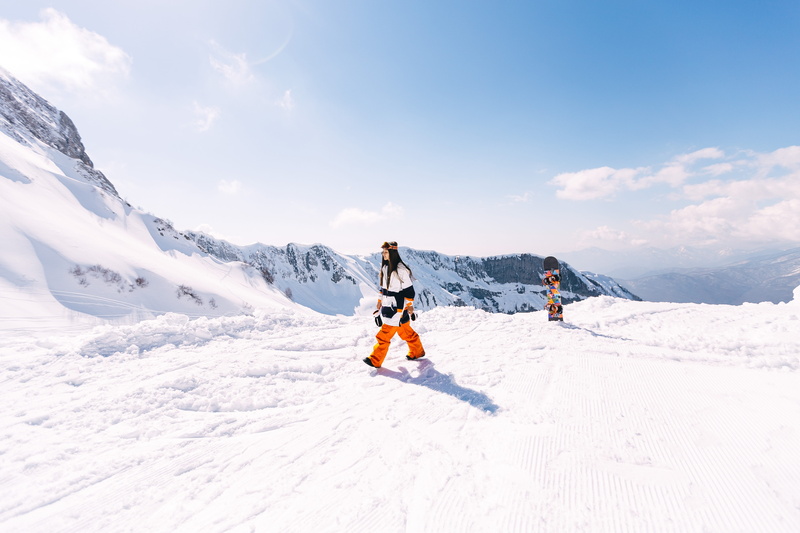 extreme sports, holiday, winter sport, full length, girl, outdoors, sky, snow, adventure, leisure activity, vacations, 5K, trip, mountain range, one person