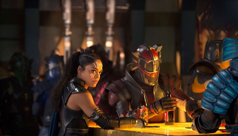 night, 1080P, alcohol, glass, people, Thor: Ragnarok, indoors, young women, togetherness, holding, happy hour, waist up, young adult, Tessa Thompson, food and drink
