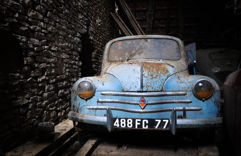 day, motor vehicle, garage, car, rusty, ruined, vehicle, obsolete, abandoned, run-down, deterioration, damaged, mode of transportation, Renault, weathered