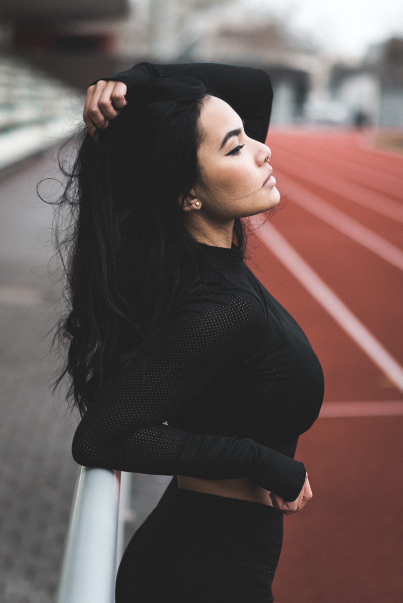 fitness, young women, focus on foreground, three quarter length, leaning, sport, girl, model, 1080P, looking, runner, run, real people, woman, thai, beautiful woman
