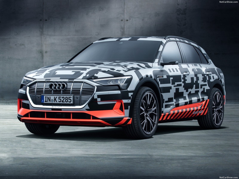 speed, red, land vehicle, mode of transportation, city, transportation, car, motor vehicle, driving, wealth, 720P, luxury, black color, choice, studio shot