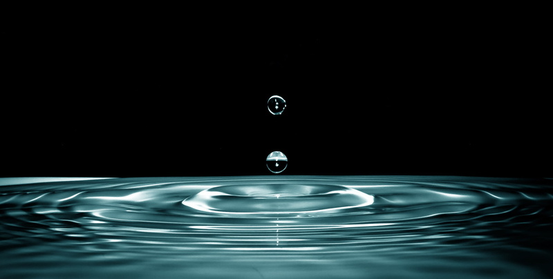 splashing, water, droplet, rain, copy space, molecules, impact, reflection, high-speed photography, no people, waterfront, purity, black background, water molecule