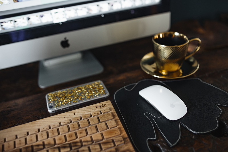 focus on foreground, old, tea, mug, indoors, healthy eating, retro, workspace, close-up, vintage, wellbeing, industrial, kitchen utensil, workbench, technology