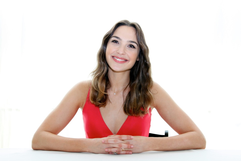 Model, portrait, hair, Israeli, cheerful, smiling, hand, front view, indoors, Actresses, Brown Eyes, looking at camera, studio shot, Actress, Gal Gadot
