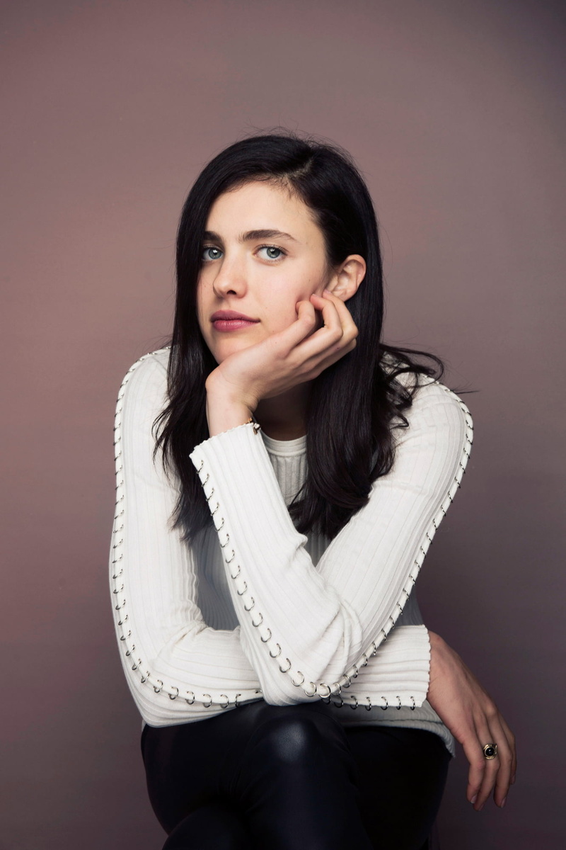 looking at viewer, brunette, gradient, actress, 1080P, women, Margaret Qualley, long hair, simple background, dark hair, green eyes