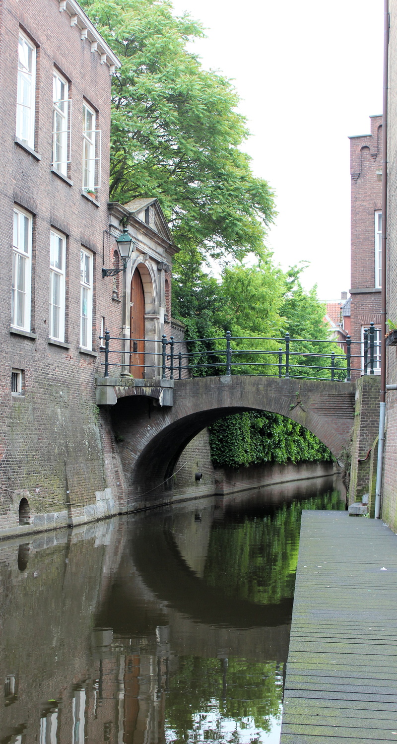 5K, old town, urban Scene, built structure, bridge - man made structure, amsterdam, waterfront, water, no people, architecture, transportation, footbridge