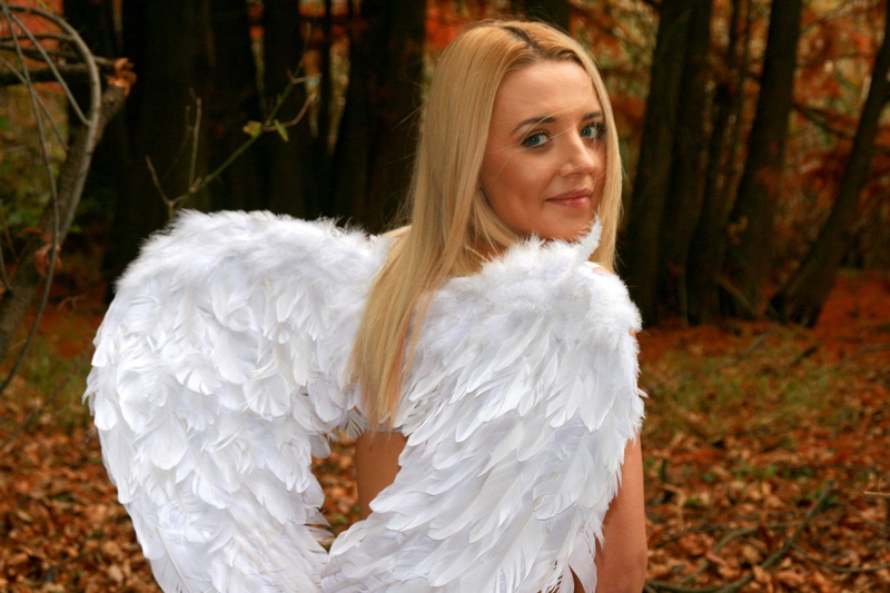 emotion, beautiful people, wing, women, costume wing, woman, white color, hairstyle, paradise, outdoors, autumn, wearing, forest, woodland, leaves, red