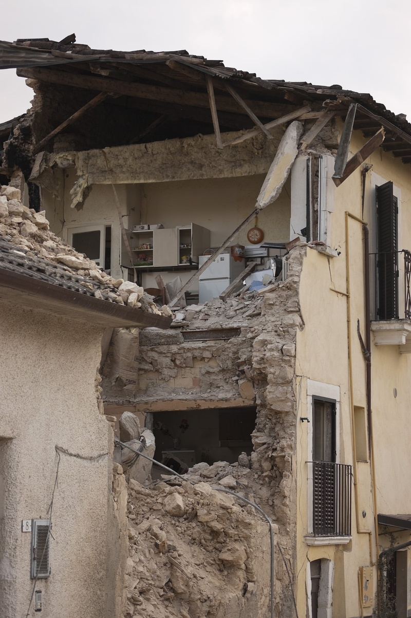 onna, house, built structure, weathered, obsolete, roads, earthquake, 1080P, alley, damaged, wrecked, concrete, collapsing, demolished, building exterior