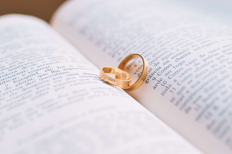 two objects, 4K, wedding, ring, love, book, gold colored, publication, bible, rings, text, gold, jewelry, religion, wedding ring, positive emotion, selective focus