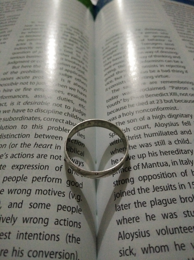 no people, western script, wedding, vows, still life, ring, page, romance, marriage, paper, literature, heart shape, 4K, studying, book, learning, indoors