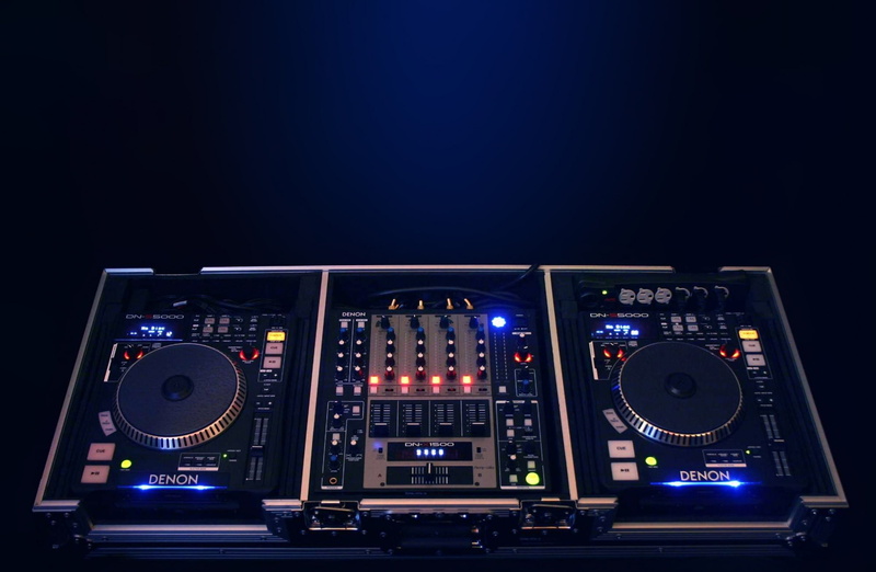 audio equipment, event, no people, denon, arts culture and entertainment, black, illuminated, controller, dj, technology, copy space, black color, nightclub