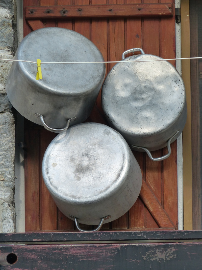pot, neat, shape, group of objects, lid, kitchen utensil, cleaned up, household equipment, clean up, container, day, eat, 4K, wood - material, aluminium