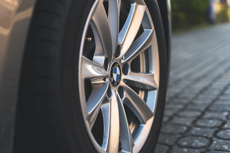 outdoors, chrome, bicycle, luxury, road, stationary, transportation, pkw, metal, vehicle, fast, bmw, wheel, street, alloy wheel, speed, day, alu, silver colored