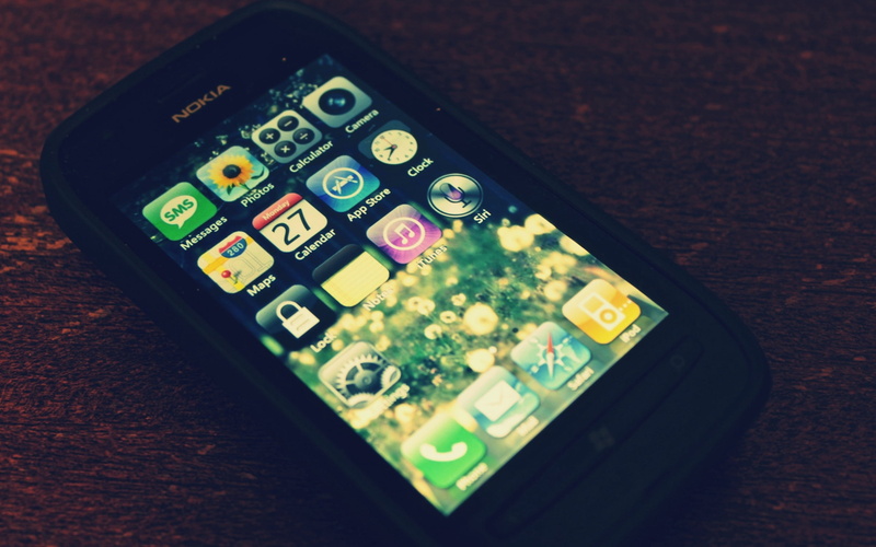 digital Display, global Communications, selective focus, ipad, phone, nokia, western script, wood - material, liquid-Crystal Display, apple Computers, equipment