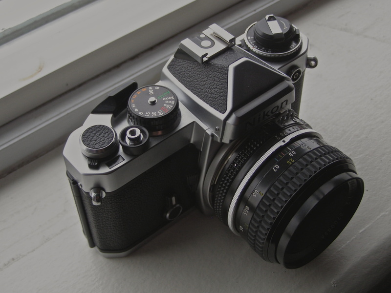 zoom, black color, clunky, successful, 35mm, film, smile, instagram, entrepreneur, retro styled, media, shooting, analog, professional, still, selfie, lens - optical instrument