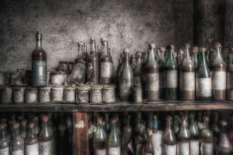 old, bottle, metal, workshop, work tool, abundance, indoors, container, 1080P, still life, wall - building feature, large group of objects, variation
