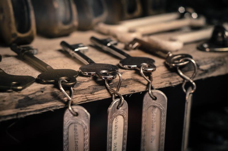 skeleton, security, antique, keychain, close-up, keys, safety, open, table, protection, hanging, lock, 4K, alloy, group, steel, metal, no people, key