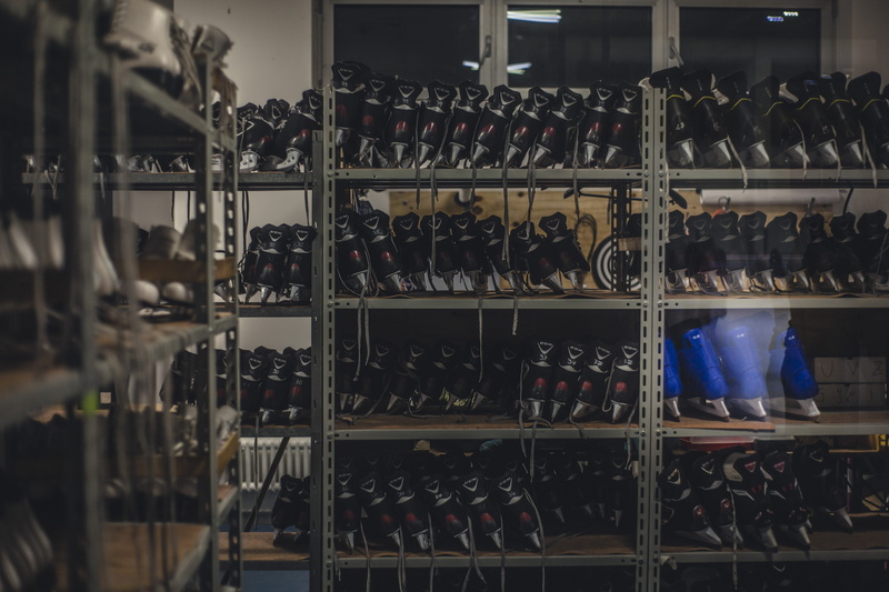 arrangement, refreshment, bottle, container, stock, row, shelves, windows, skate, 5K, side by side, in a row, metal, ice, consumerism, skates, indoors