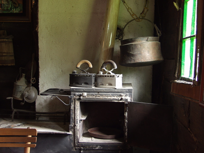 1080P, stove, obsolete, day, window, kitchen appliances, indoors, abandoned, retro styled, container, home, home interior, shelf, kitchen utensil, domestic room