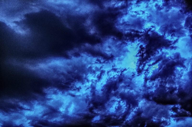 weather mood, dramatic clouds, natural phenomenon, forward, mood, outdoors, atmosphere, meteorology, Sky, dramatic, threatening, low angle view, beauty in nature