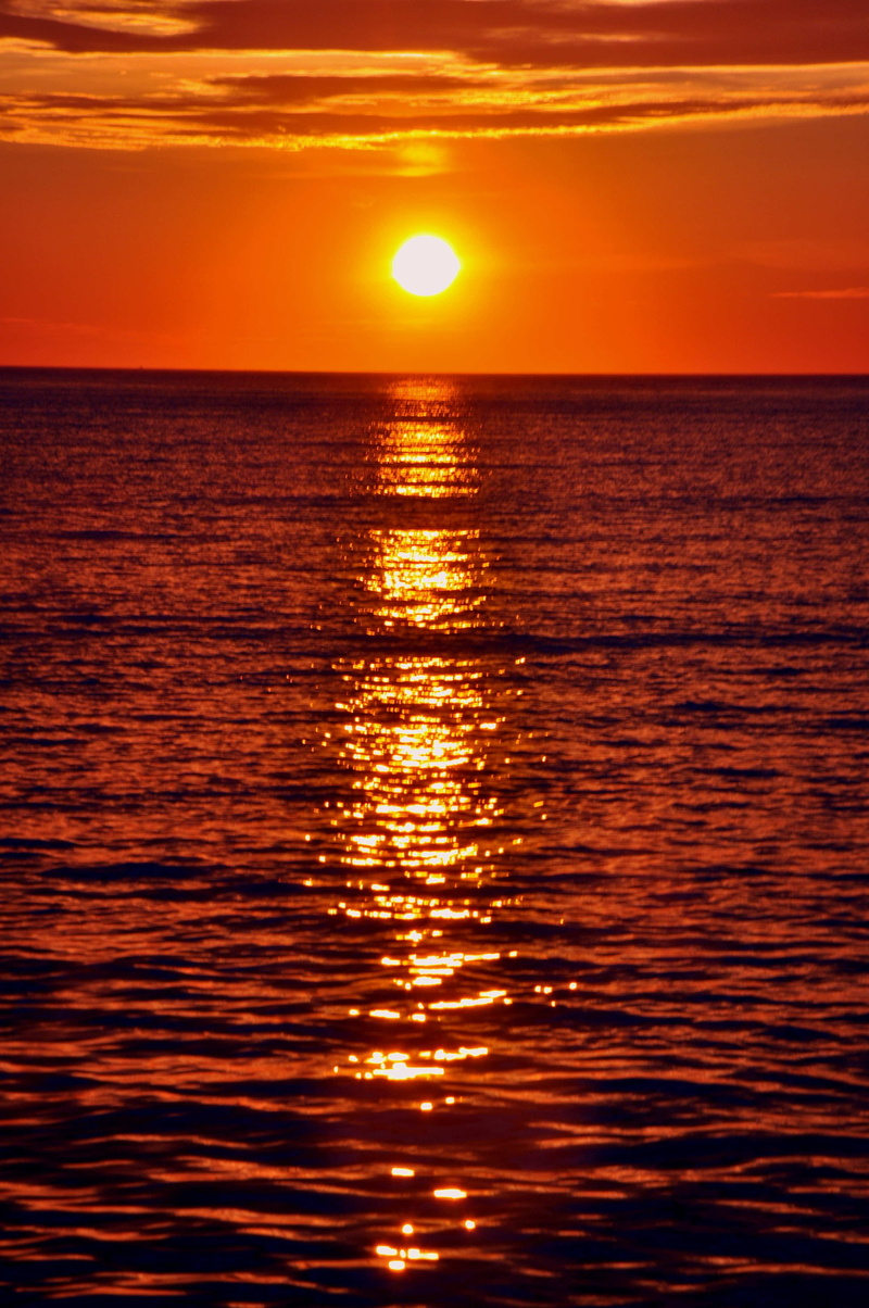 golden, beam, hour, coastline, scenics - nature, outdoor, ocean, sky, scene, atmosphere, Spectacular, 4K, seascape, dawn, dusk, scenics, coast, tranquil scene