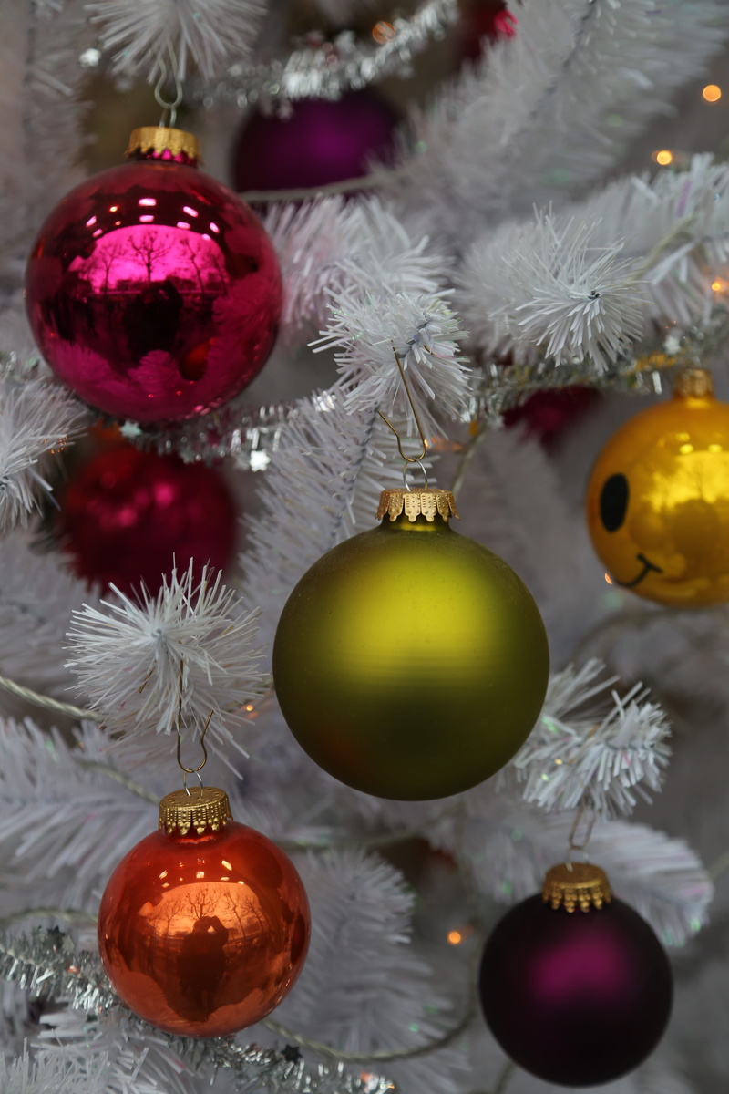 decoration, festival, white, weihnachtsbaumschmuck, indoors, no people, 5K, christmas ornament, event, christmas tree, ornament, tree, illuminated, celebration event