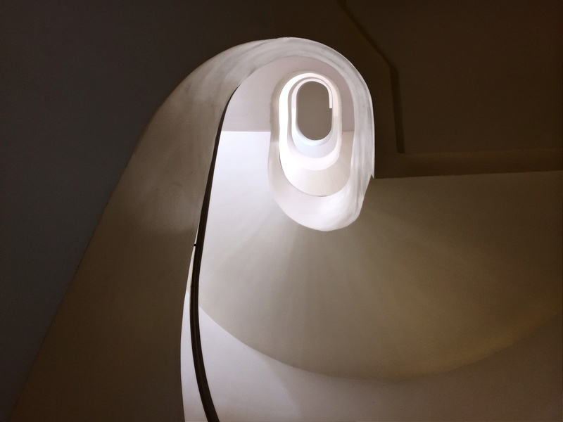 no people, 2K, spiral, Staircase, wall - building feature, luxury, close-up, copy space, Golden Ratio, day, electricity, travel, electric lamp, white color