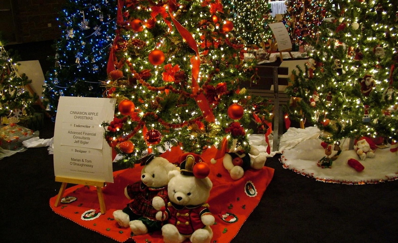 text, holiday, no People, holiday - event, toys, illuminated, sphere, two, tree, year, christmas Decoration, gift, christmas trees, plush, christmas Tree