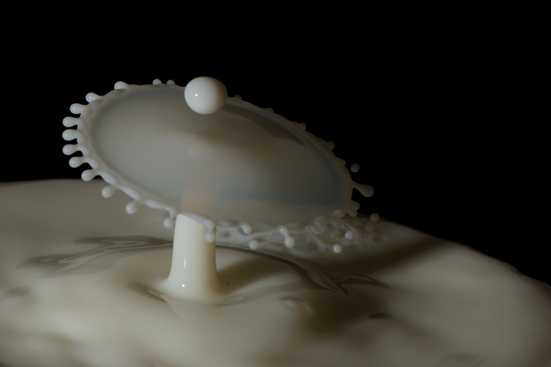 creamy, natural, white, dairy, shapes, drink, milk, liquids, healthy, nutritious, liquid, no people, protein, splashes, wellbeing, droplets, drop, tear