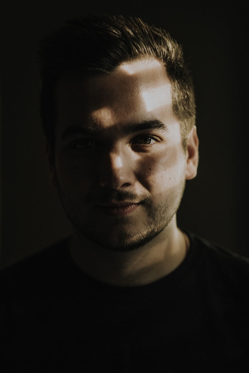 facial hair, man, blinds, portrait, hdwallpaper, soft smile, front view, young men, serious, united states, human face, people, background, smile