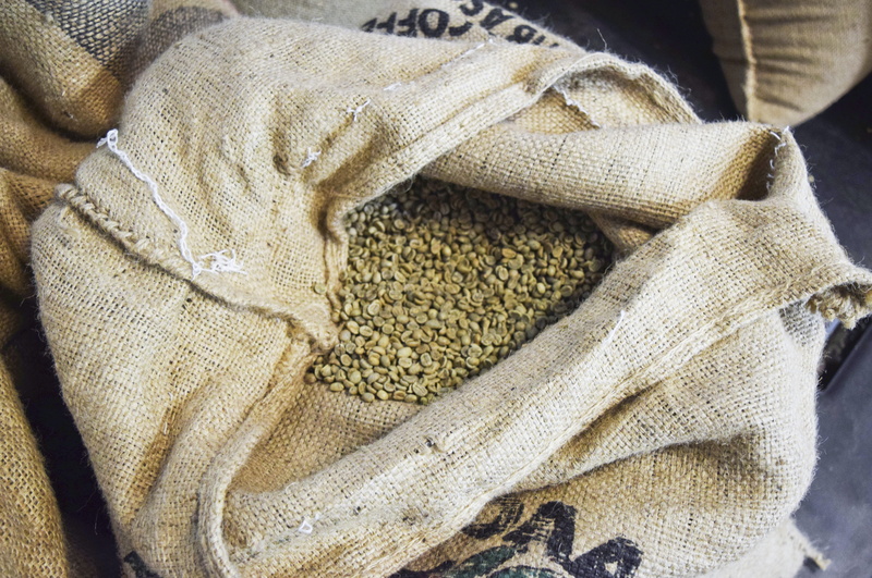 mocha, flavor, cafe, textile, company, no people, raw food, filled, 5K, freshness, beans, still life, roast, high angle view, day, abundance, wellbeing