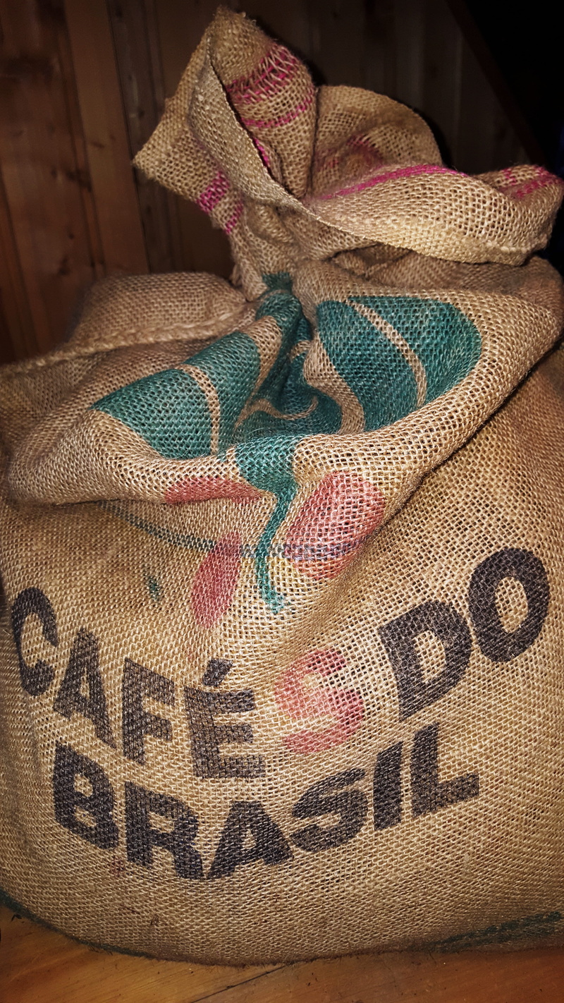 textured, brown, coffee, burlap, jute, 5K, sack, close-up, material, still life, brasil, art and craft, day, pattern, bag, indoors, business, focus on foreground