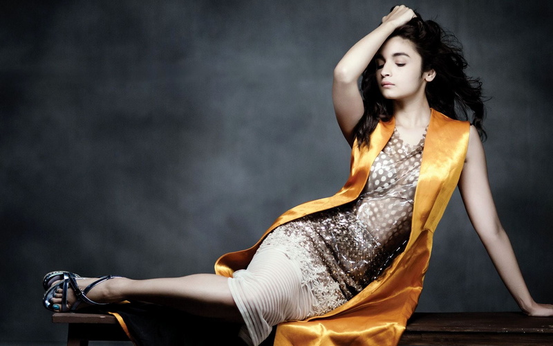 hair, 1080P, fashion, alia, studio shot, indoors, adult, beautiful people, sleeveless, actress, beauty, long hair, 2015, Alia Bhatt, black hair, glamour