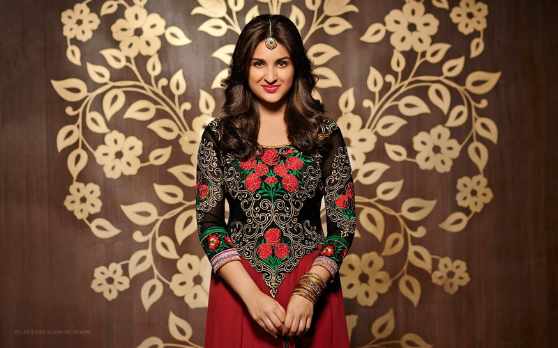luxury, long hair, 1080P, hairstyle, beauty, celebrities, young adult, one person, desi girls, clothing, floral pattern, fashion, parineeti chopra, looking at camera