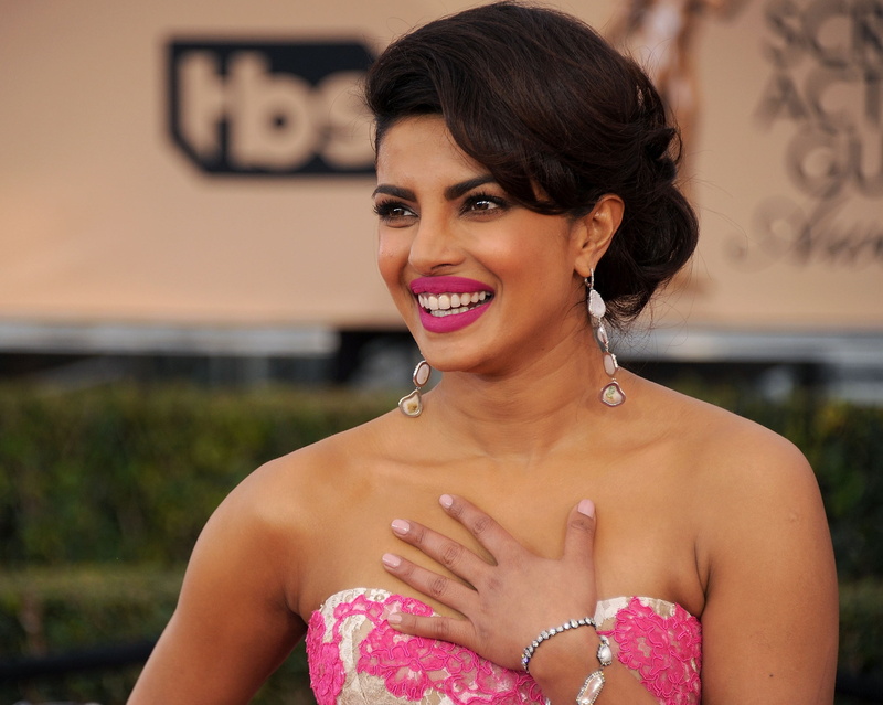 focus on foreground, hairstyle, front view, looking at camera, beauty, women, portrait, hair, one person, smiling, fashion, indian celebrities, 2K, girls