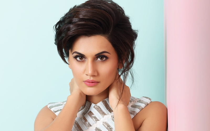photo, hairstyle, beautiful woman, human face, bollywood, pannu, beauty, fashion, headshot, actress, 2K, hair, front view, studio shot, adult, taapsee