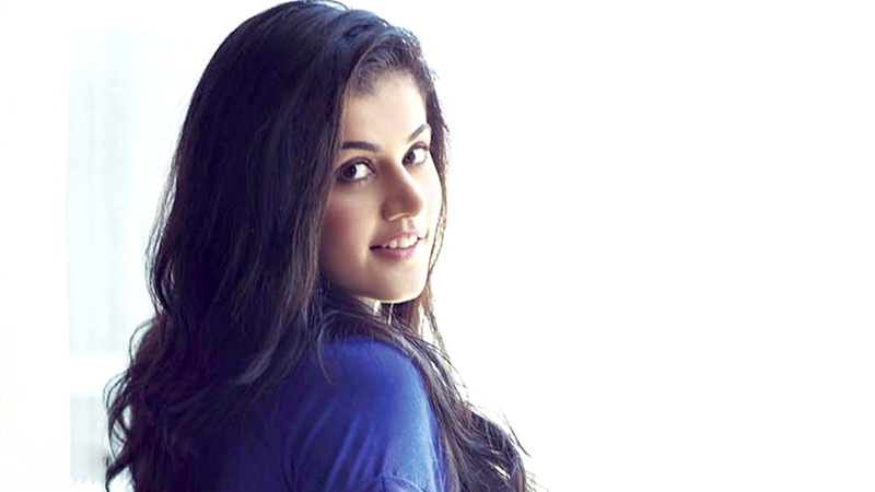 smiling, beautiful woman, taapsee, sweet, one person, young adult, 1080P, copy space, indoors, headshot, hairstyle, portrait, new, black hair, long hair