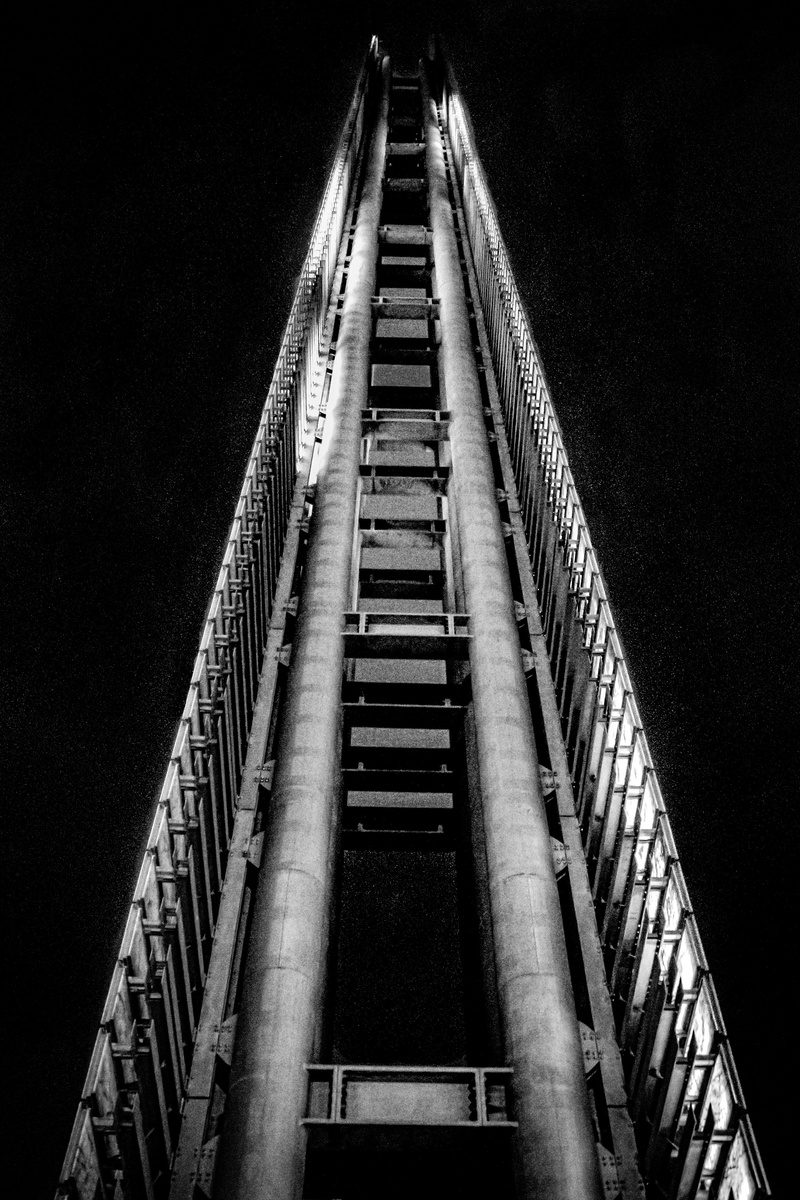 direction, low angle view, 4K, urban, modern, metropolis, black and white, diminishing perspective, long, the way forward, metropolitan, america, famous