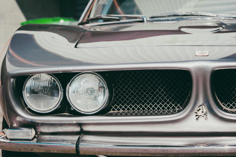 windshield, lighting equipment, vintage car, speed, grey, mode of transportation, glass - material, motor vehicle, grid, retro styled, reflection, 4K