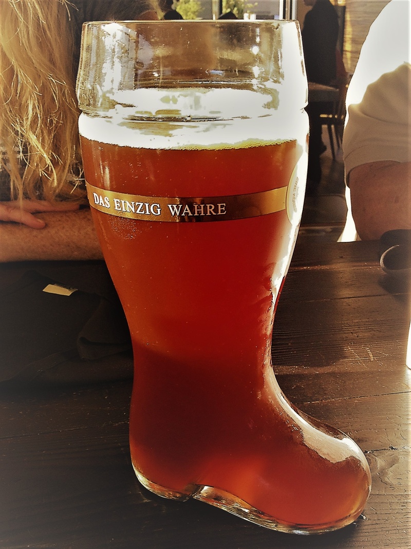 food, still life, freshness, drinking glass, oktoberfest, alcohol, beer, refreshment, beer - alcohol, beer glass, indoors, no people, german beer, table