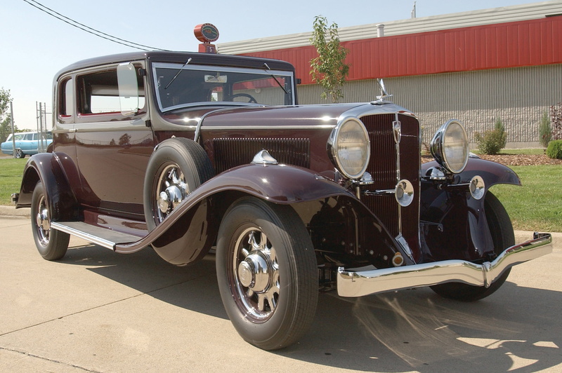 auto, front View, car, retro Styled, sports Car, vintage Car, USA, city, shiny, America, building exterior, mode of Transport, street, convertible, President St. Regis Brougham