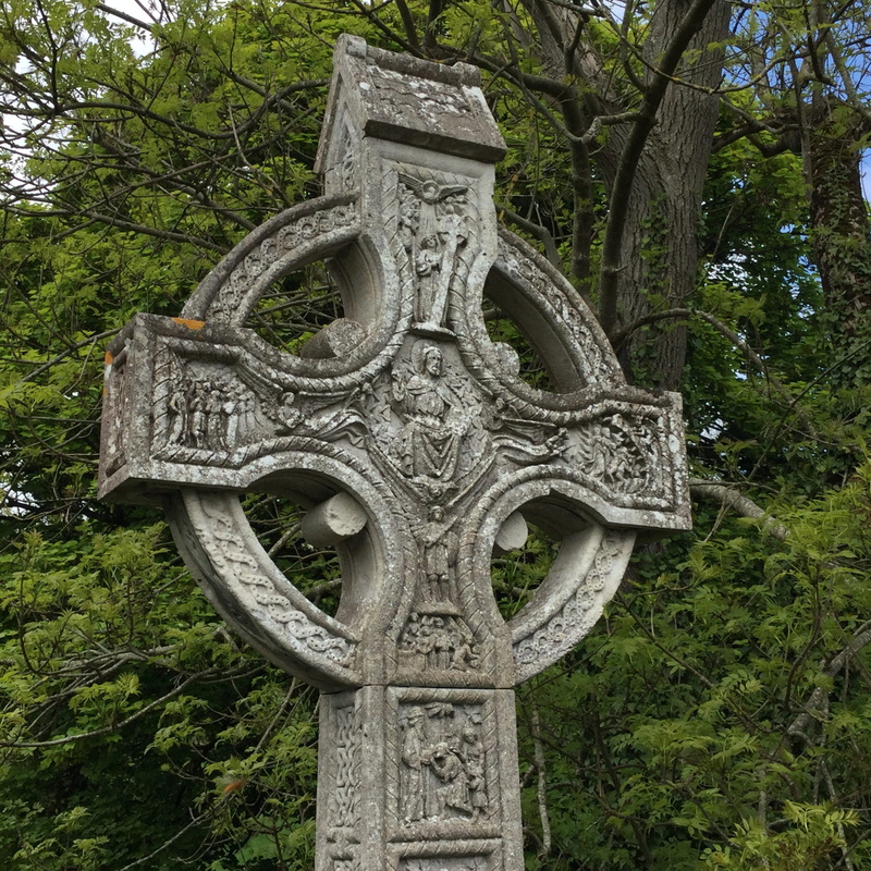 nature, low angle view, no people, tombstone, growth, spirituality, Blessing, old, tree, day, church, christian, tomb, plant, stone, belief, cross, ornate