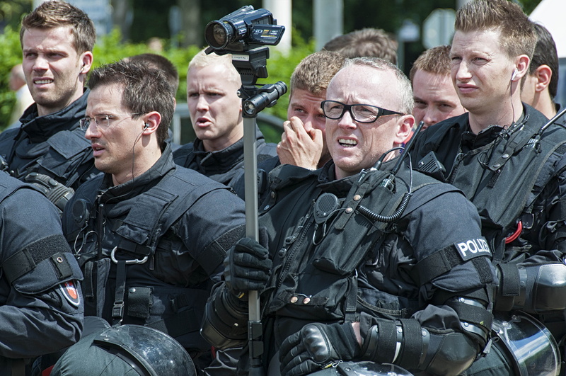 weapon, protective clothing, teamwork, war, rifle, security Staff, men, military uniform, Police, Monitoring, group of people, building, police, daytime