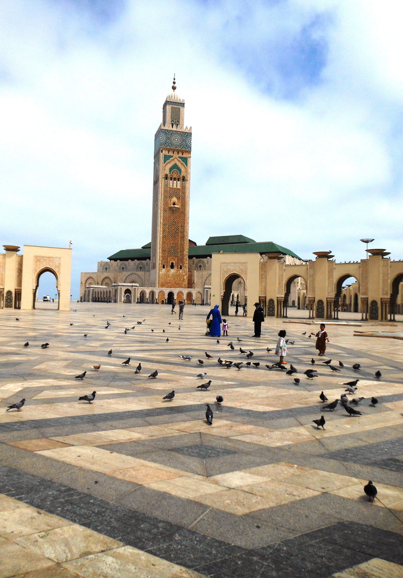 architecture, nature, minaret, mosque, house of prayer, building exterior, hassan ii, city, religion, group of people, travel, real people, travel destinations