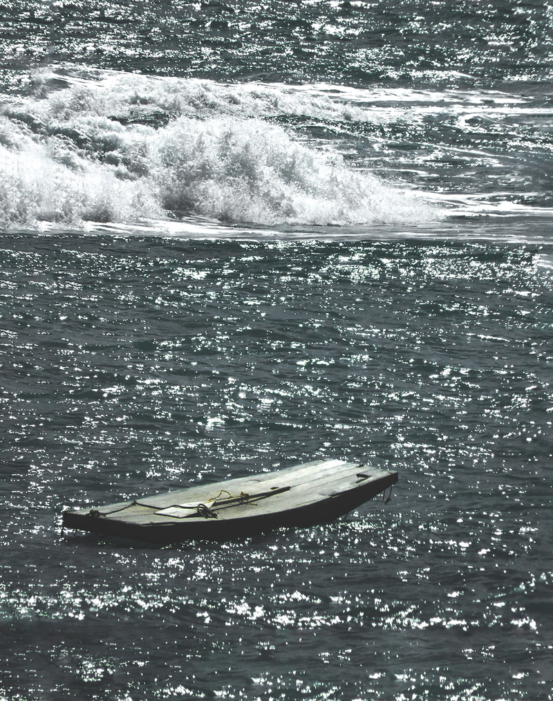 sea, rowboat, boat, beauty in nature, canoe, banana boat, sailboat, watercraft, no people, life buoy, dinghy, wave, day, aquatic sport, nature, sea waves
