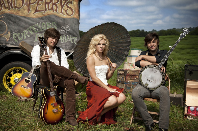 artist, men, performance, group of people, enjoyment, performer, happiness, young Adult, guitar, cheerful, kimberly perry, white, music, people, banjo