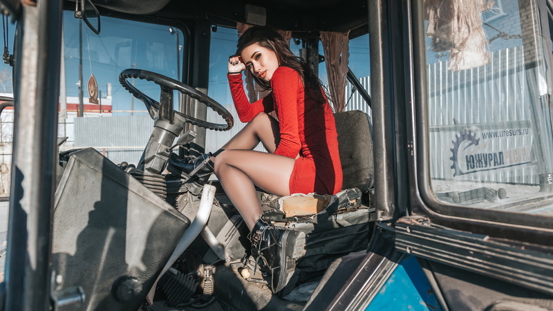 steering wheel, vehicle interiors, 1080P, model, women, Anton Harisov, vehicle, legs, tractors
