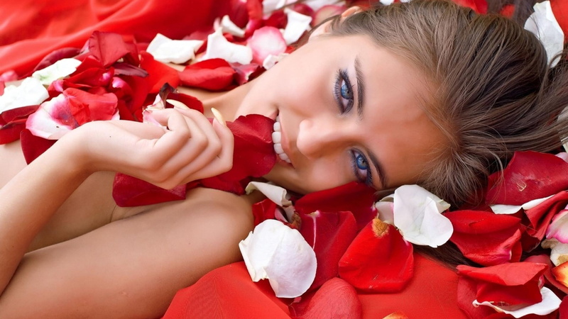 women, beauty in nature, looking at viewer, rose - flower, positive emotion, young adult, rose, beautiful woman, 1080P, flower petals, child, face, blue eyes